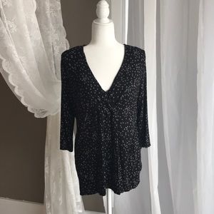 Black and off white nursing shirt - Lg